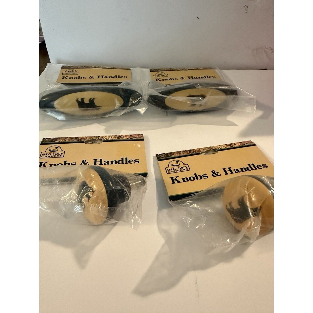 Big Sky Carvers Rustic Bear Cabinet Knobs & Handles 4pk -2 knobs, 2 handles